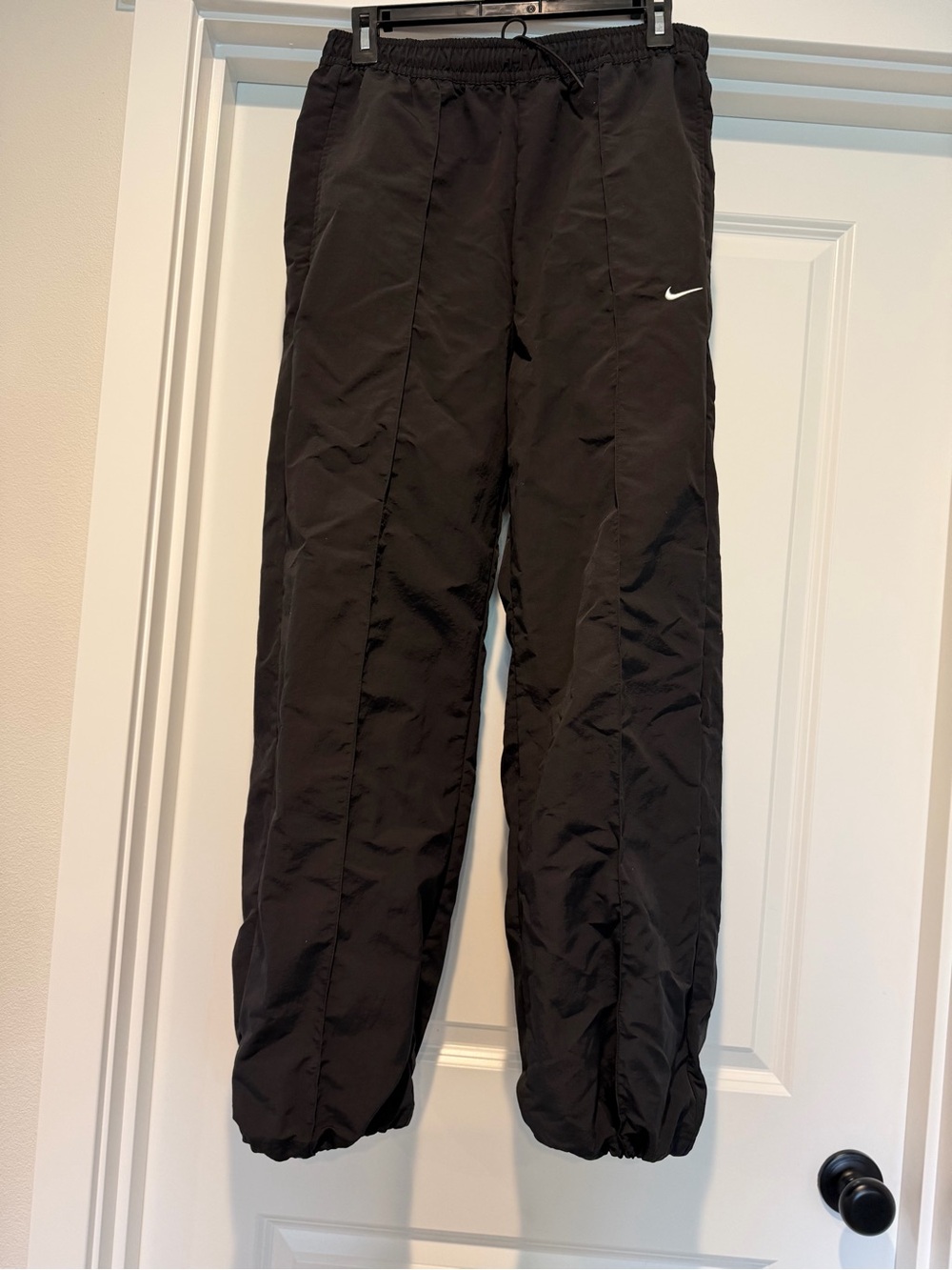 Nike Black Women's Track Joggers with Elastic Cuffs - Picture 2 of 7